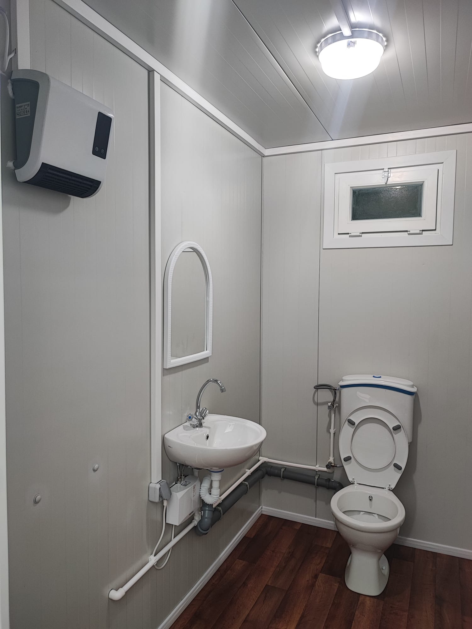 Contenedor Sanitario Doble Cabina – 20 Pies