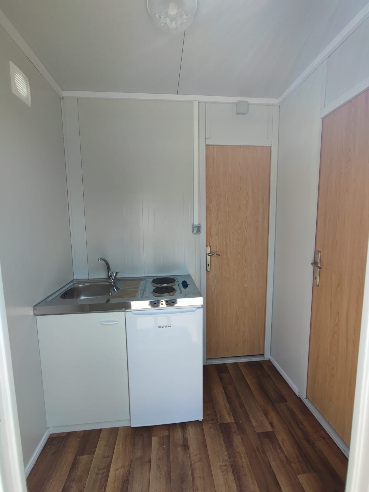 Contenedor de Oficina 240 × 700