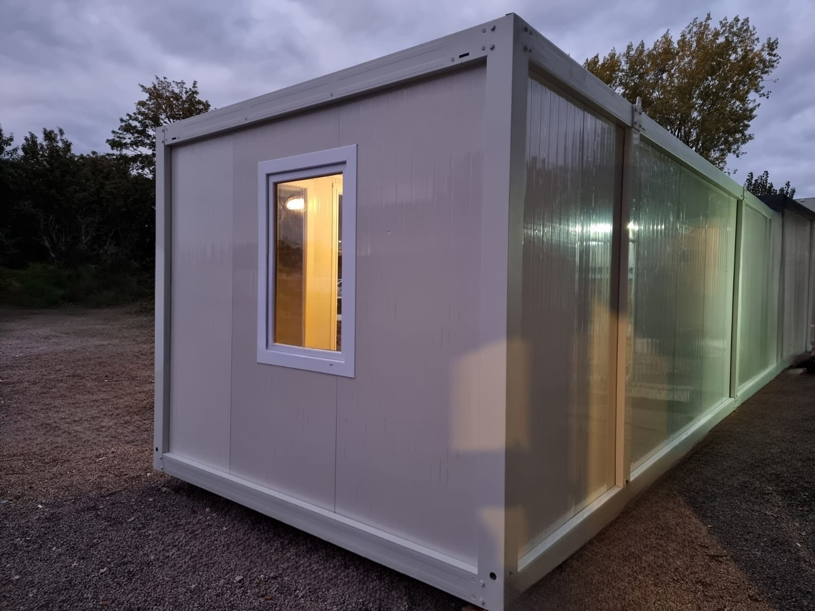 Contenedor de Oficina Acristalado